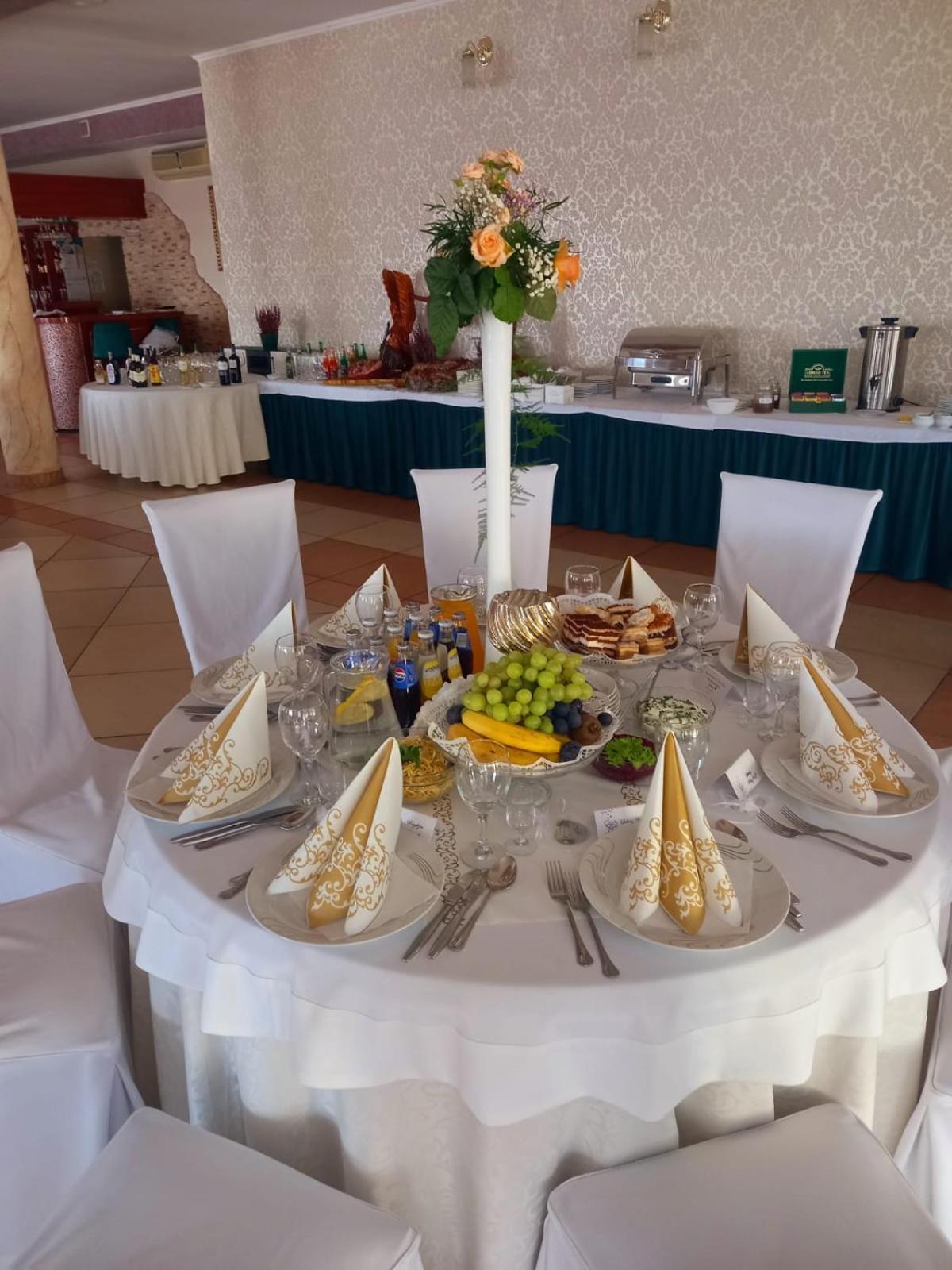 Hotel Magnat Głogów Małopolski Esterno foto